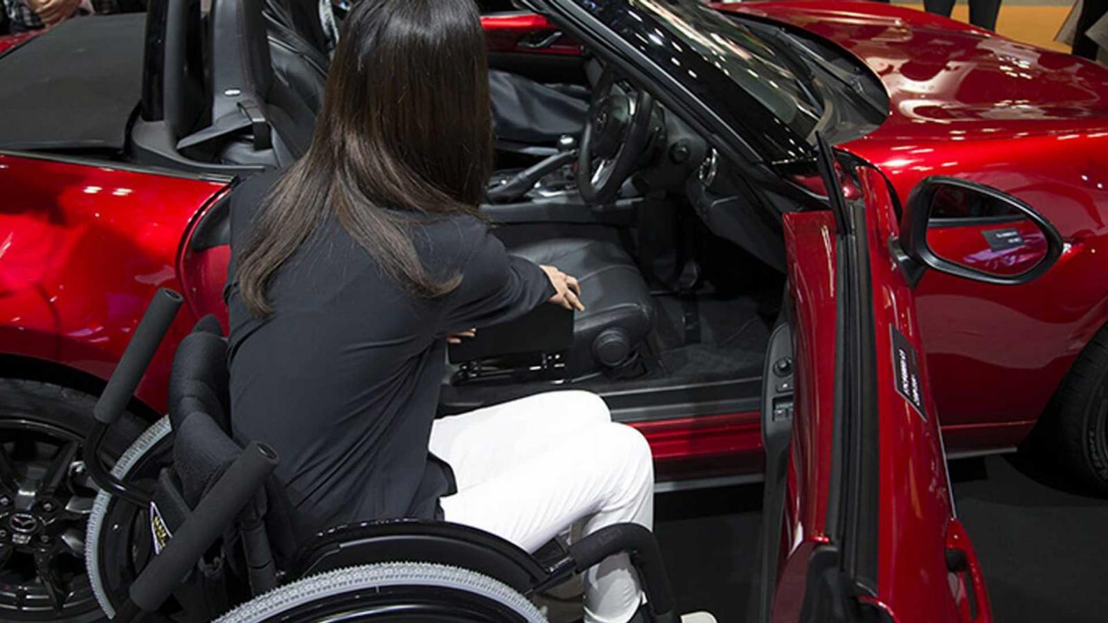 Mazda ΜΧ-5: Νέα έκδοση για άτομα με κινητικά προβλήματα